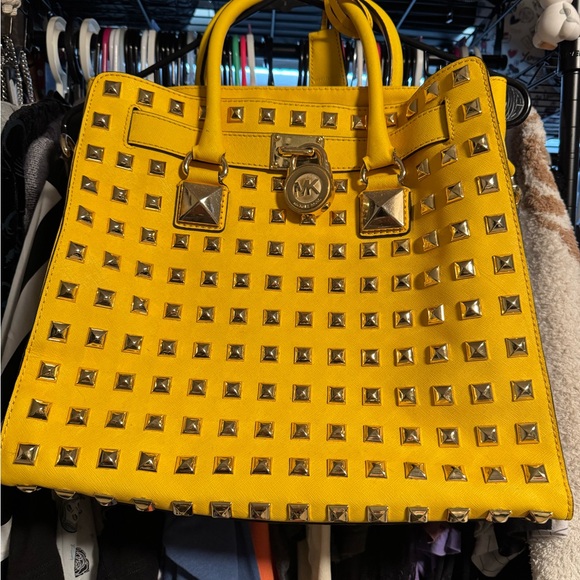 VGUC Yellow Michael Kors Studded Hamilton - Picture 1 of 6